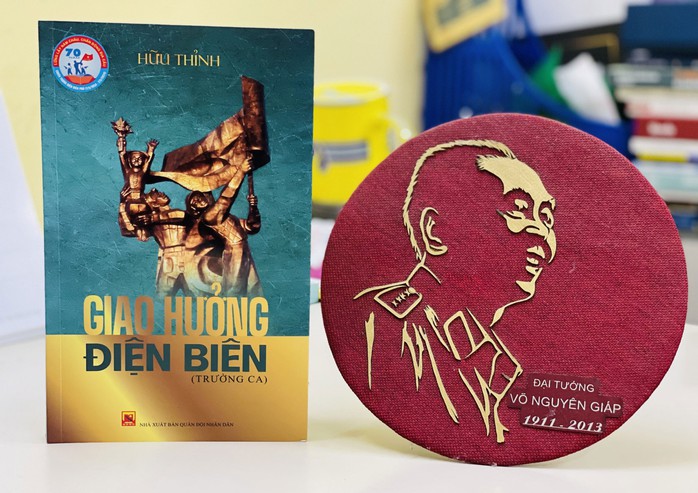 Trường ca thơ “Giao hưởng Điện Biên” của nhà thơ Hữu Thỉnh Ảnh: YẾN ANH Trường ca thơ “Giao hưởng Điện Biên” của nhà thơ Hữu Thỉnh Ảnh: YẾN ANH