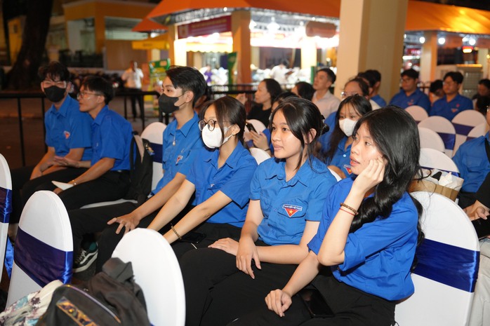 Bạn trẻ được "chữa lành cùng sách" - Ảnh 6.