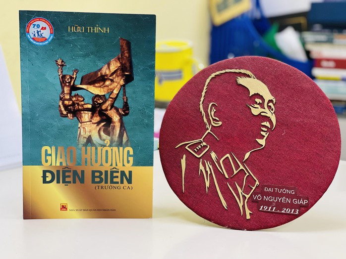 Nhà thơ Hữu Thỉnh “mở trận Điện Biên Phủ bằng văn chương”- Ảnh 2. Nhà thơ Hữu Thỉnh “mở trận Điện Biên Phủ bằng văn chương”- Ảnh 2.