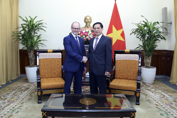 Tây Ban Nha muốn sớm ký Nghị định thư về hợp tác tài chính với Việt Nam- Ảnh 4. Tây Ban Nha muốn sớm ký Nghị định thư về hợp tác tài chính với Việt Nam- Ảnh 4.
