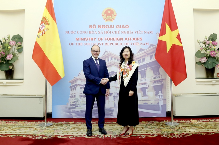 Tây Ban Nha muốn sớm ký Nghị định thư về hợp tác tài chính với Việt Nam- Ảnh 1. Tây Ban Nha muốn sớm ký Nghị định thư về hợp tác tài chính với Việt Nam- Ảnh 1.