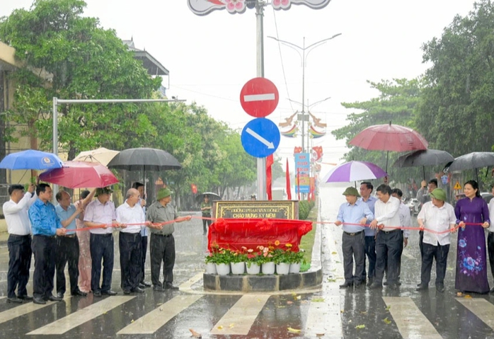Thủ tướng dự khởi công tôn tạo khu Trung tâm đề kháng Him Lam- Ảnh 4. Thủ tướng dự khởi công tôn tạo khu Trung tâm đề kháng Him Lam- Ảnh 4.