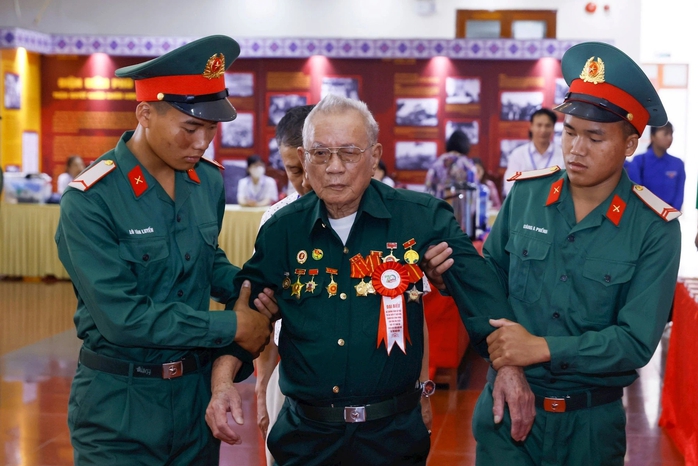 Thủ tướng: Không bao giờ quên những người làm nên Chiến thắng Điện Biên Phủ- Ảnh 3. Thủ tướng: Không bao giờ quên những người làm nên Chiến thắng Điện Biên Phủ- Ảnh 3.
