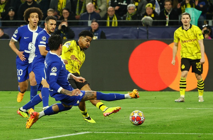 Cựu cầu thủ Man United tỏa sáng, Dortmund quật ngã Atletico Madrid - Ảnh 3. Cựu cầu thủ Man United tỏa sáng, Dortmund quật ngã Atletico Madrid - Ảnh 3.