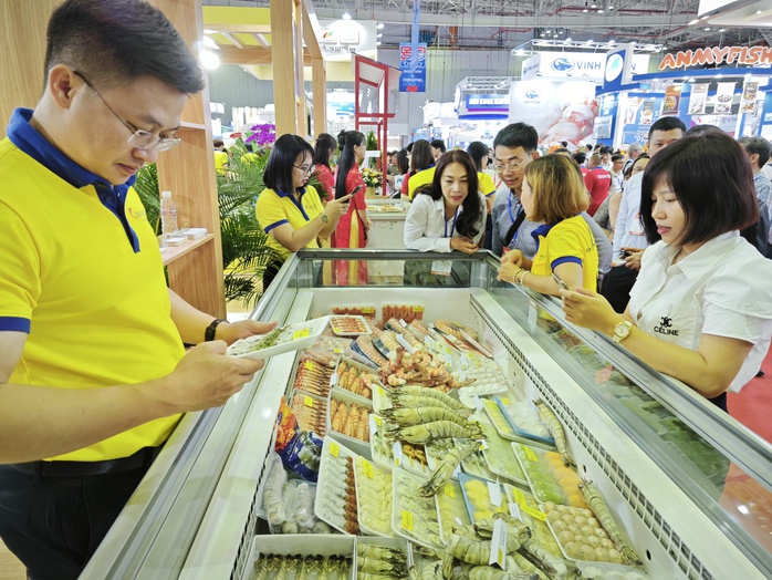 "Vua tôm" nói về lý do thua lỗ 111 tỉ đồng- Ảnh 1. "Vua tôm" nói về lý do thua lỗ 111 tỉ đồng- Ảnh 1.