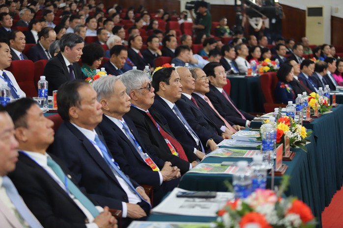 Lọng trọng tổ chức lễ kỷ niệm 120 năm ngày sinh Tổng Bí thư Trần Phú- Ảnh 3. Lọng trọng tổ chức lễ kỷ niệm 120 năm ngày sinh Tổng Bí thư Trần Phú- Ảnh 3.