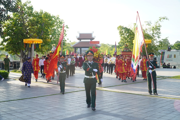 Cần Thơ: Tổ chức lễ dâng hương tại Đền thờ Vua Hùng- Ảnh 1. Cần Thơ: Tổ chức lễ dâng hương tại Đền thờ Vua Hùng- Ảnh 1.