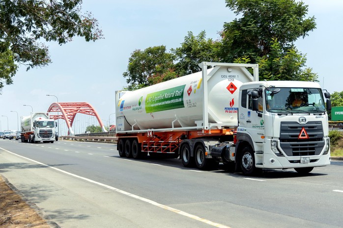 Xe bồn chở khí LNG phục vụ sản xuất công nghiệp Xe bồn chở khí LNG phục vụ sản xuất công nghiệp