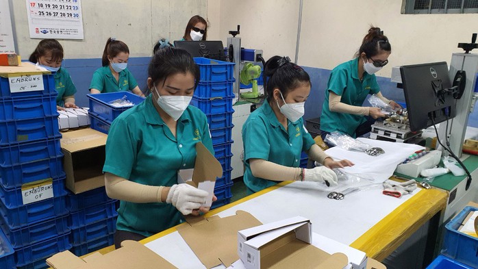 Người lao động mong được hoán đổi thời gian đóng dư BHXH với tuổi nghỉ hưu để tiếp cận lương hưu sớm hơn Ảnh: HỒNG ĐÀO Người lao động mong được hoán đổi thời gian đóng dư BHXH với tuổi nghỉ hưu để tiếp cận lương hưu sớm hơn Ảnh: HỒNG ĐÀO