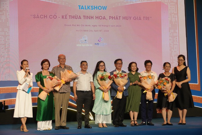 Giá trị tinh hoa của tư liệu cổ- Ảnh 6. Giá trị tinh hoa của tư liệu cổ- Ảnh 6.
