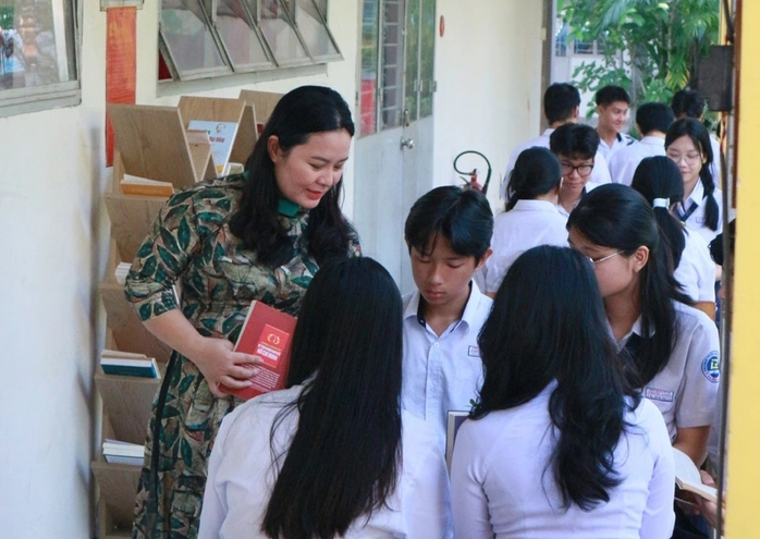 Giáo viên mong muốn được giữ lại phụ cấp thâm niên- Ảnh 2. Giáo viên mong muốn được giữ lại phụ cấp thâm niên- Ảnh 2.