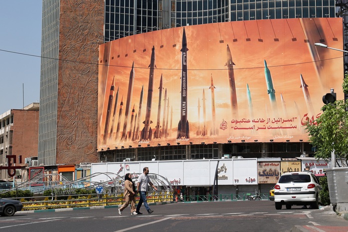 Một con đường ở thủ đô Tehran - Iran hôm 19-4.Ảnh: Reuters Một con đường ở thủ đô Tehran - Iran hôm 19-4.Ảnh: Reuters