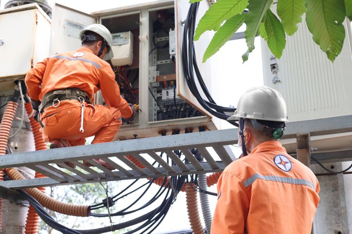 EVNCPC: Công tác tiết kiệm điện có nhiều chuyển biến tích cực nhờ các giải pháp thiết thực- Ảnh 5. EVNCPC: Công tác tiết kiệm điện có nhiều chuyển biến tích cực nhờ các giải pháp thiết thực- Ảnh 5.