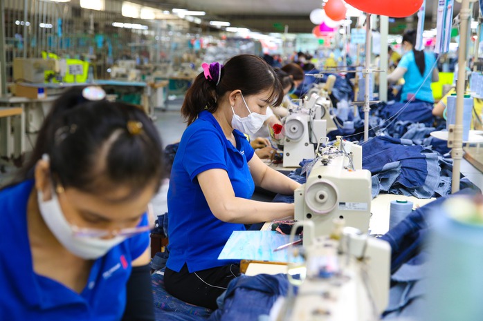 Chú trọng cải thiện môi trường, điều kiện làm việc cho người lao động- Ảnh 3. Chú trọng cải thiện môi trường, điều kiện làm việc cho người lao động- Ảnh 3.