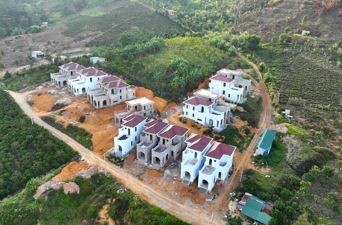 Lâm Đồng: Khẩn trương xử lý dứt điểm 2 vụ xây dựng sai phép lớn- Ảnh 1. Lâm Đồng: Khẩn trương xử lý dứt điểm 2 vụ xây dựng sai phép lớn- Ảnh 1.