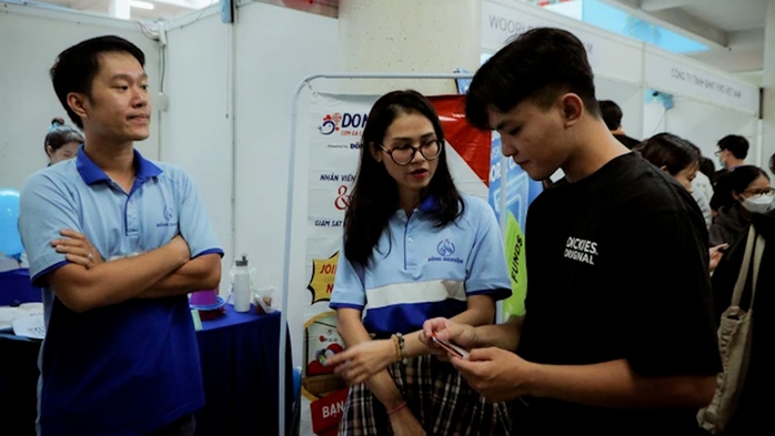 Các trường sẽ kiểm soát giờ làm thêm của sinh viên?- Ảnh 3. Các trường sẽ kiểm soát giờ làm thêm của sinh viên?- Ảnh 3.