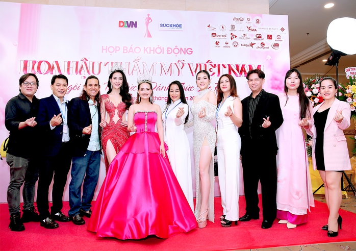 Kỳ lạ cuộc thi "Hoa hậu Thẩm mỹ Việt Nam 2024"- Ảnh 1. Kỳ lạ cuộc thi "Hoa hậu Thẩm mỹ Việt Nam 2024"- Ảnh 1.