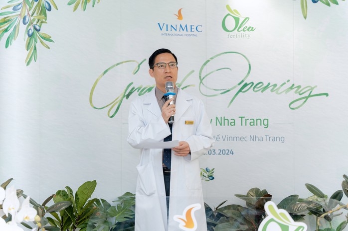 ThS.BS CKII Thái Bằng - Giám đốc Bệnh viện ĐKQT Vinmec Nha Trang - chia sẻ trong Lễ khai trương Trung tâm Hỗ trợ sinh sản Olea Nha Trang ThS.BS CKII Thái Bằng - Giám đốc Bệnh viện ĐKQT Vinmec Nha Trang - chia sẻ trong Lễ khai trương Trung tâm Hỗ trợ sinh sản Olea Nha Trang