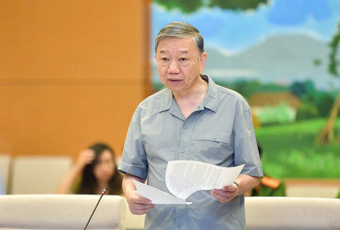Bộ trưởng Công an: Cần thiết bổ sung súng tự chế vào nhóm vũ khí quân dụng- Ảnh 1. Bộ trưởng Công an: Cần thiết bổ sung súng tự chế vào nhóm vũ khí quân dụng- Ảnh 1.