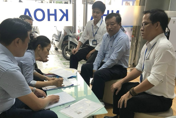Bị đình chỉ nhưng phòng khám nha khoa vẫn ngang nhiên mở cửa - Ảnh 1. Bị đình chỉ nhưng phòng khám nha khoa vẫn ngang nhiên mở cửa - Ảnh 1.