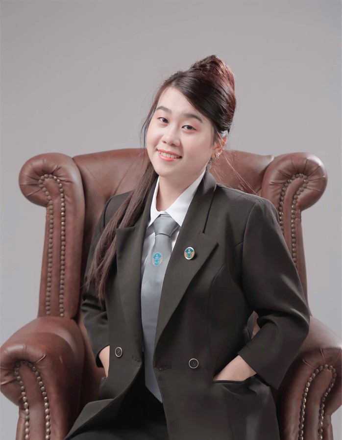 Nữ luật sư 9X ham học hỏi- Ảnh 1. Nữ luật sư 9X ham học hỏi- Ảnh 1.