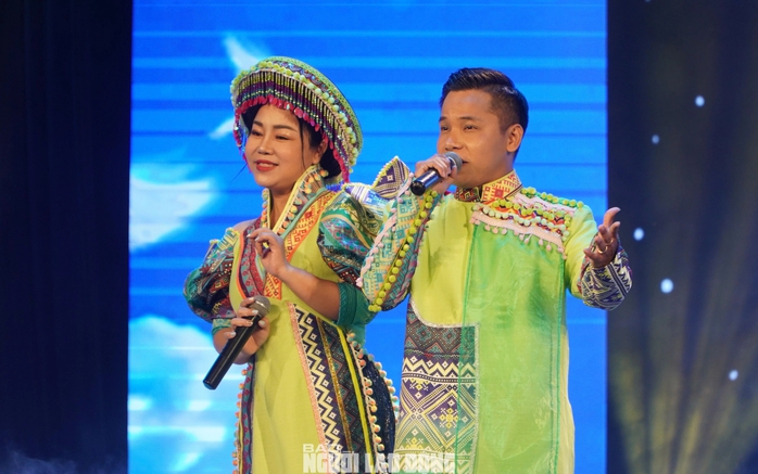 Trao 2 giải Nhất cho 2 ca khúc viết về Trao 2 giải Nhất cho 2 ca khúc viết về