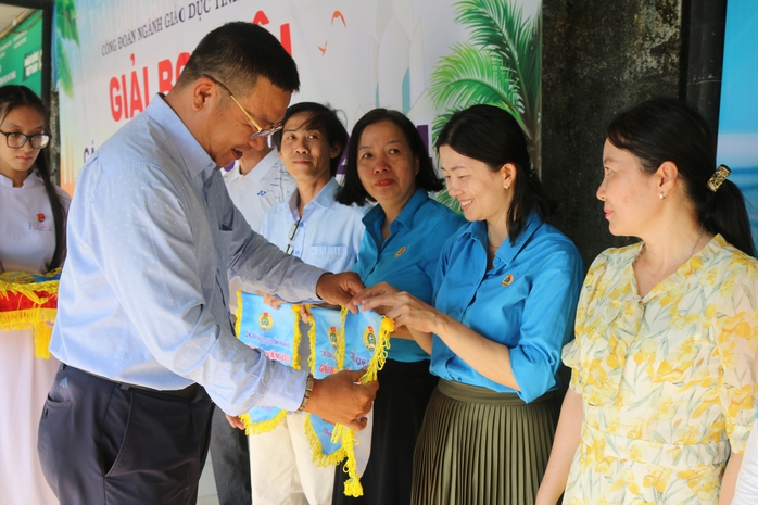 Khánh Hoà: Nhà giáo tranh tài trên "đường đua xanh"- Ảnh 1. Khánh Hoà: Nhà giáo tranh tài trên "đường đua xanh"- Ảnh 1.
