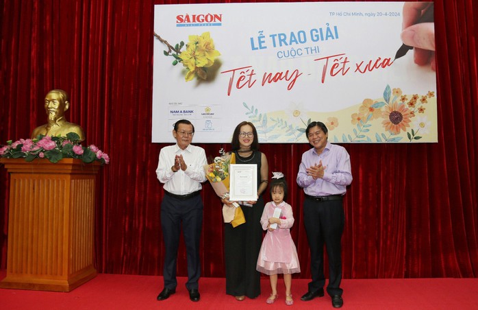 Báo Sài Gòn Giải Phóng trao giải cuộc thi viết "Tết nay - Tết xưa"- Ảnh 2. Báo Sài Gòn Giải Phóng trao giải cuộc thi viết "Tết nay - Tết xưa"- Ảnh 2.