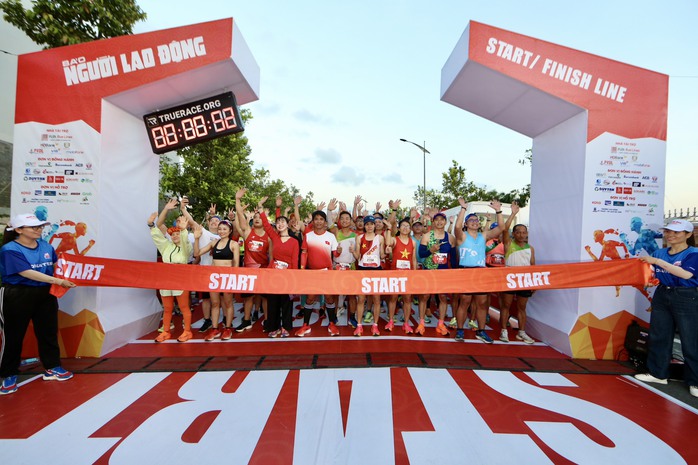 Bế mạc Giải half-marathon “Tự hào Tổ quốc tôi”- Ảnh 6. Bế mạc Giải half-marathon “Tự hào Tổ quốc tôi”- Ảnh 6.