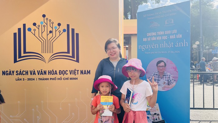 Tác giả Tác giả