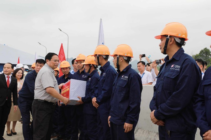 Thủ tướng phát lệnh khởi công cao tốc cửa khẩu Hữu Nghị - Chi Lăng- Ảnh 3. Thủ tướng phát lệnh khởi công cao tốc cửa khẩu Hữu Nghị - Chi Lăng- Ảnh 3.