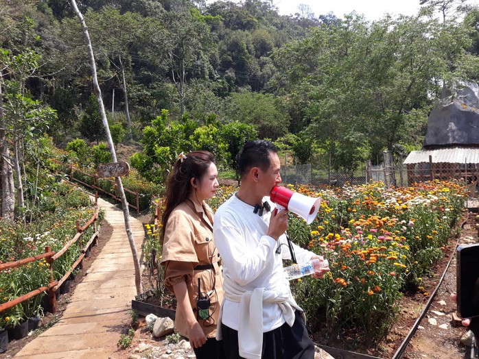 Đinh Y Nhung, Trâm Anh… tụ hội phim trường Lý Hải - Minh Hà- Ảnh 5. Đinh Y Nhung, Trâm Anh… tụ hội phim trường Lý Hải - Minh Hà- Ảnh 5.