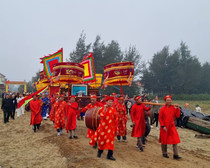 Công nhận Lễ hội cầu ngư làng Cam Lâm là di sản văn hóa phi vật thể quốc gia- Ảnh 2. Công nhận Lễ hội cầu ngư làng Cam Lâm là di sản văn hóa phi vật thể quốc gia- Ảnh 2.