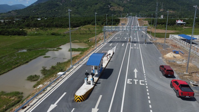Thu phí đường cao tốc Nha Trang - Cam Lâm mức cao nhất hơn 311.000 đồng- Ảnh 1. Thu phí đường cao tốc Nha Trang - Cam Lâm mức cao nhất hơn 311.000 đồng- Ảnh 1.