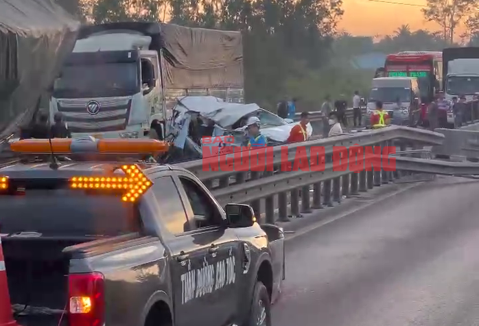 Tai nạn trên tuyến cao tốc Trung Lương – Mỹ Thuận: 2 người thương vong- Ảnh 4. Tai nạn trên tuyến cao tốc Trung Lương – Mỹ Thuận: 2 người thương vong- Ảnh 4.