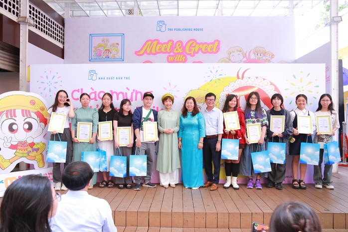 Tác giả Tác giả