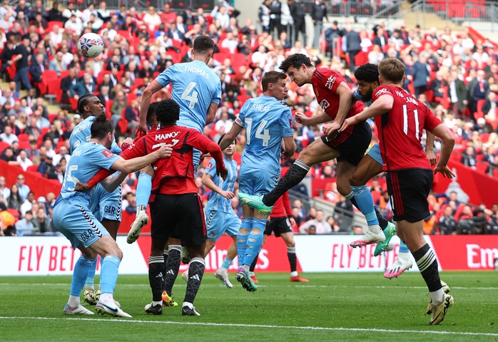 Rượt đuổi không tưởng, Coventry City vuột chiến thắng khó tin trước Man United- Ảnh 4. Rượt đuổi không tưởng, Coventry City vuột chiến thắng khó tin trước Man United- Ảnh 4.