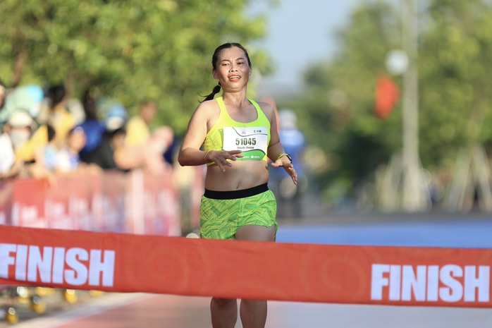 Nguyễn Thị Thương về nhất 5km nữ Nguyễn Thị Thương về nhất 5km nữ