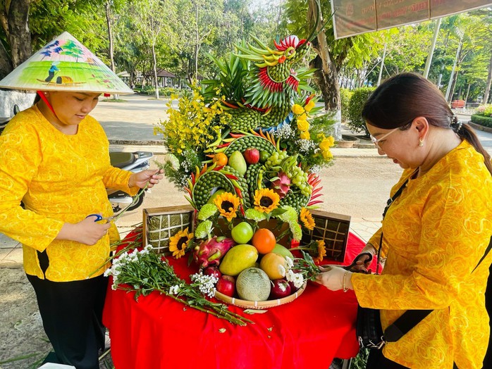 Hàng trăm công nhân vui mừng vì được hỗ trợ trong Tháng Công nhân- Ảnh 5. Hàng trăm công nhân vui mừng vì được hỗ trợ trong Tháng Công nhân- Ảnh 5.