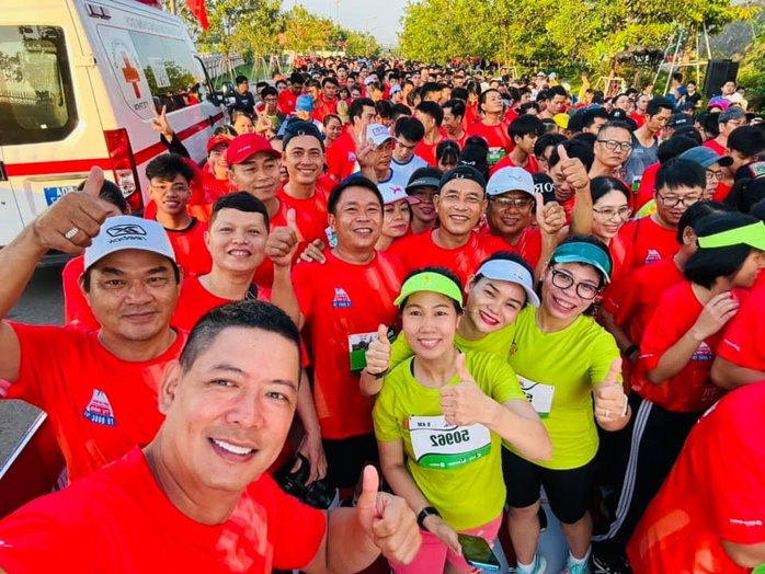 Diệp Bảo Ngọc, Bình Minh mê đường chạy Giải half-marathon Tự hào Tổ quốc tôi- Ảnh 3.