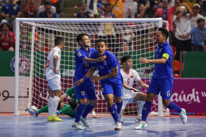 Futsal Việt Nam vào tứ kết châu Á, Trung Quốc toàn thua- Ảnh 1. Futsal Việt Nam vào tứ kết châu Á, Trung Quốc toàn thua- Ảnh 1.