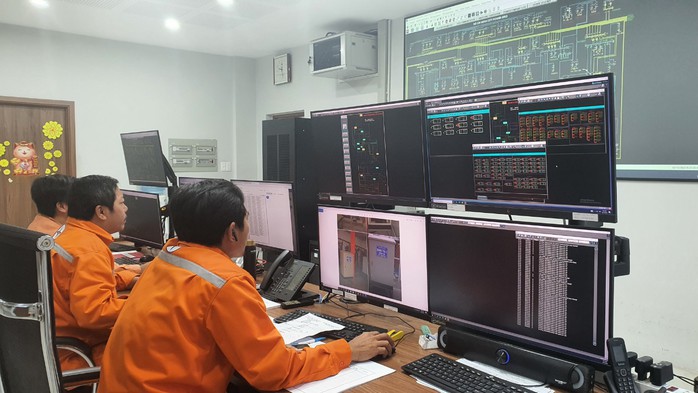 EVNHCMC bảo đảm cung cấp điện Lễ 30-4 và 1-5- Ảnh 1. EVNHCMC bảo đảm cung cấp điện Lễ 30-4 và 1-5- Ảnh 1.
