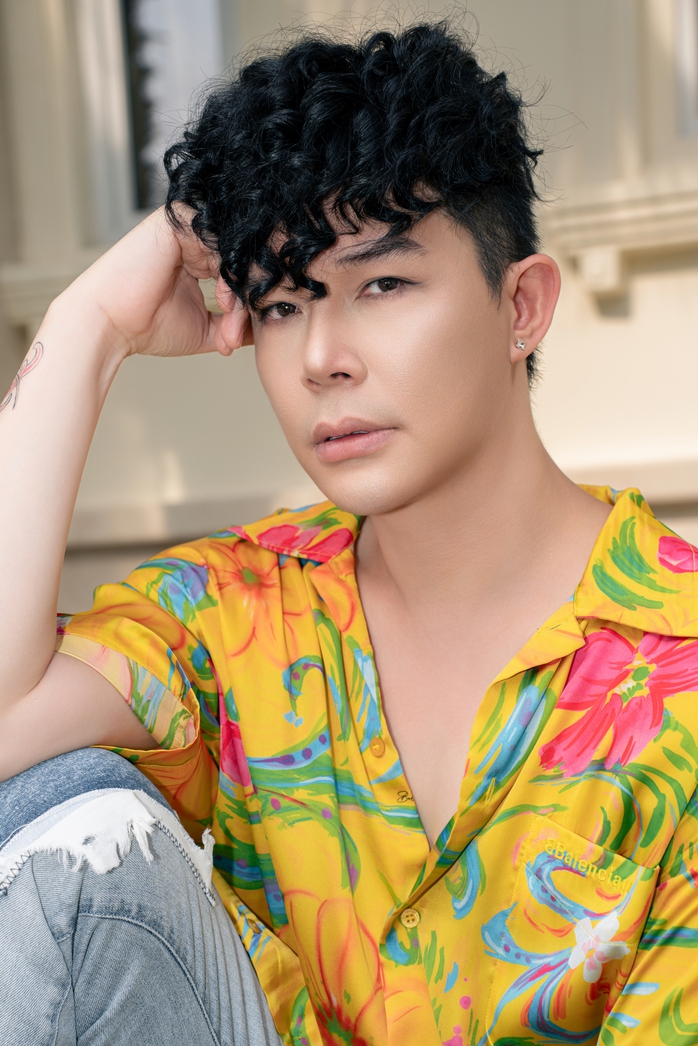 Nathan Lee làm rõ tin đồn bị thần kinh- Ảnh 1. Nathan Lee làm rõ tin đồn bị thần kinh- Ảnh 1.