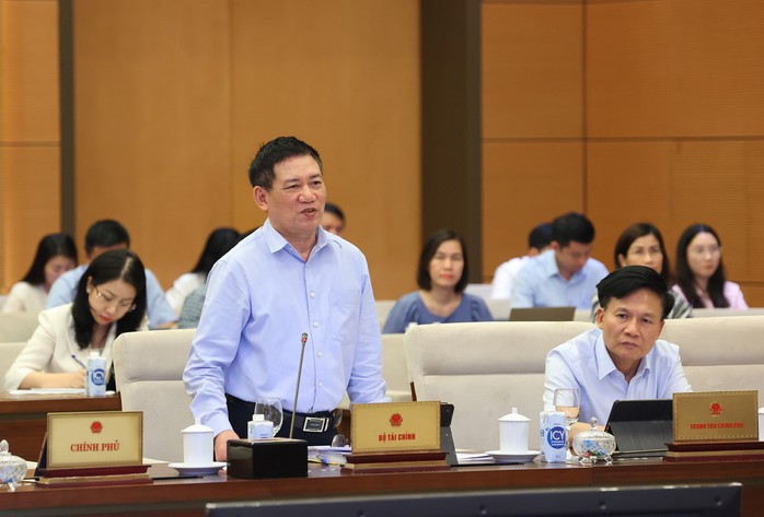 Bộ trưởng Bộ Tài chính Hồ Đức Phớc trình bày dự án Luật Thuế giá trị gia tăng (sửa đổi)Ảnh: TTXVN Bộ trưởng Bộ Tài chính Hồ Đức Phớc trình bày dự án Luật Thuế giá trị gia tăng (sửa đổi)Ảnh: TTXVN