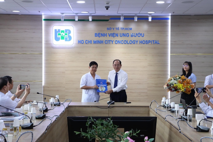 Tiến sĩ - bác sĩ Diệp Bảo Tuấn điều hành Bệnh viện Ung bướu TP HCM- Ảnh 2. Tiến sĩ - bác sĩ Diệp Bảo Tuấn điều hành Bệnh viện Ung bướu TP HCM- Ảnh 2.