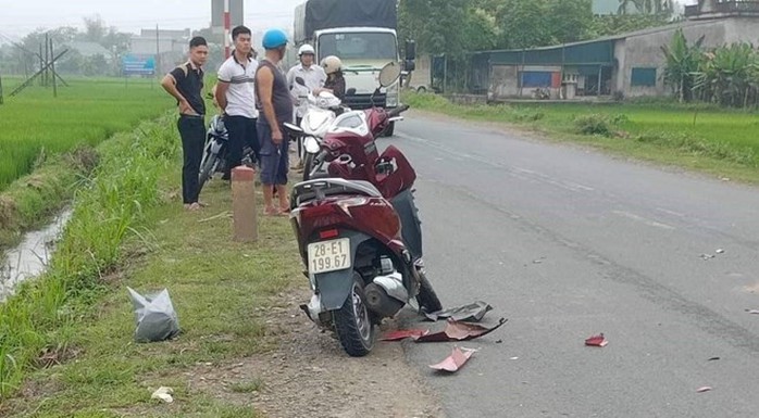 Gặp nạn trên đường đến trường dạy học, cô giáo tử vong- Ảnh 1. Gặp nạn trên đường đến trường dạy học, cô giáo tử vong- Ảnh 1.