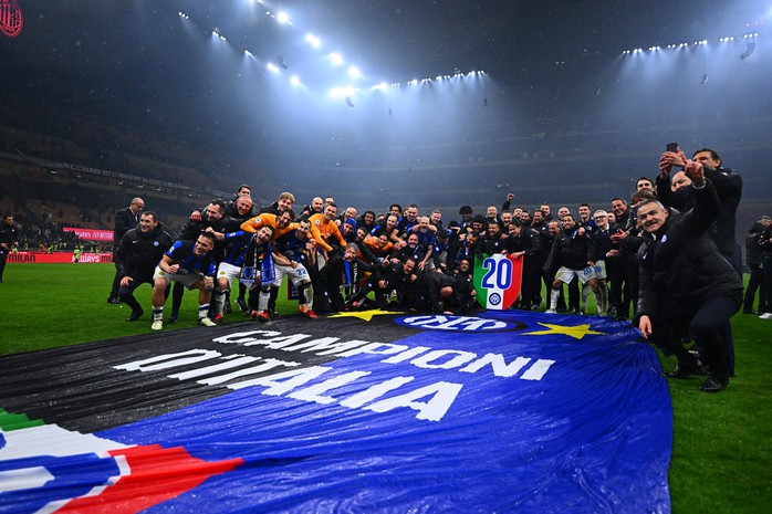 Danh hiệu Scudetto đặc biệt của HLV Simone Inzaghi- Ảnh 1. Danh hiệu Scudetto đặc biệt của HLV Simone Inzaghi- Ảnh 1.