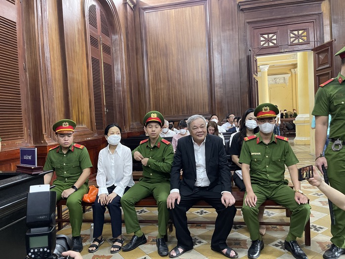Ông Trần Quí Thanh nộp hơn 183 tỉ đồng dù phủ nhận cáo buộc chiếm đoạt tài sản- Ảnh 1. Ông Trần Quí Thanh nộp hơn 183 tỉ đồng dù phủ nhận cáo buộc chiếm đoạt tài sản- Ảnh 1.