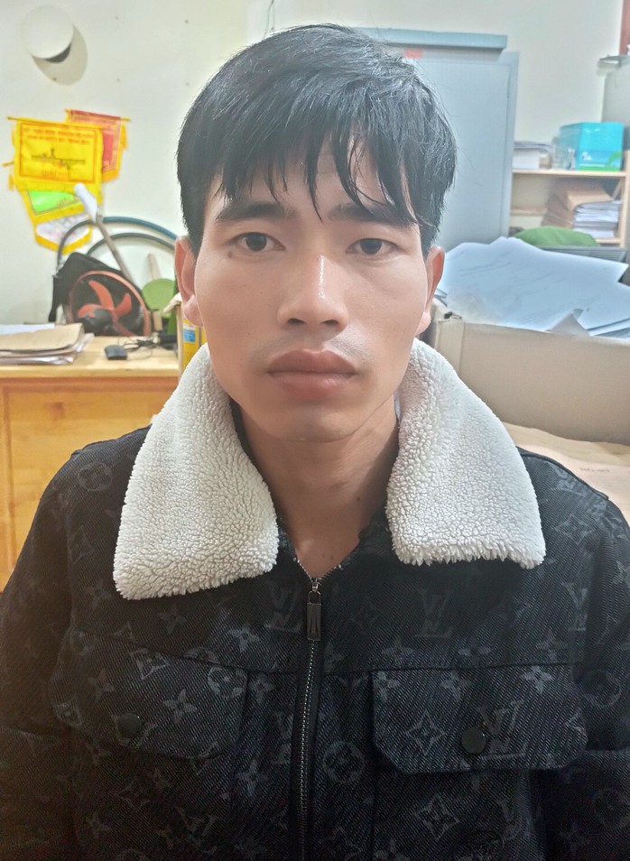 Lâm Đồng: Trốn truy nã 7 năm, bị bắt khi đến nhà vợ Lâm Đồng: Trốn truy nã 7 năm, bị bắt khi đến nhà vợ