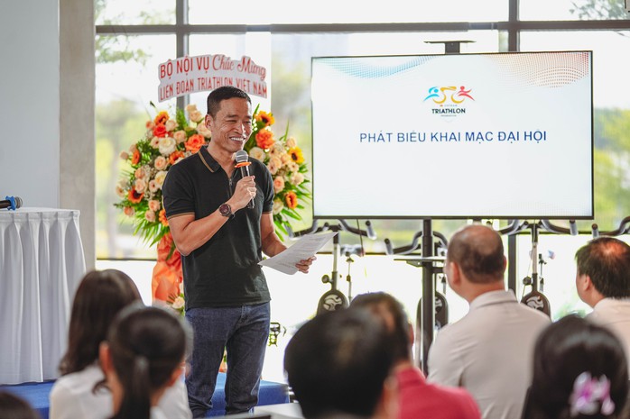 Ông Lê Hồng Minh, Chủ tịch Liên đoàn Triathlon Việt Nam nhiệm kỳ I (2024-2029) Ông Lê Hồng Minh, Chủ tịch Liên đoàn Triathlon Việt Nam nhiệm kỳ I (2024-2029)